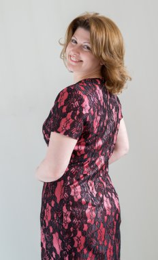 hafif bir arka plan üzerinde içinde bir kadın