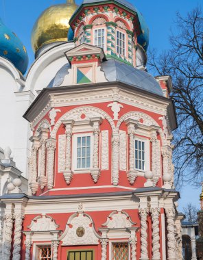  Moskova yakınlarındaki Sergiyev Posad büyük Trinity manastırda. Bir Rusya'nın altın yüzük