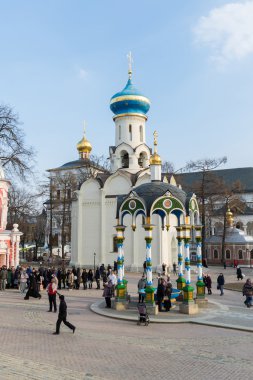 Sergiev Posad, Rusya Federasyonu - 28 Mart 2015. Moskova yakınlarındaki Sergiyev Posad büyük Trinity manastırda. Rusya'nın altın yüzük