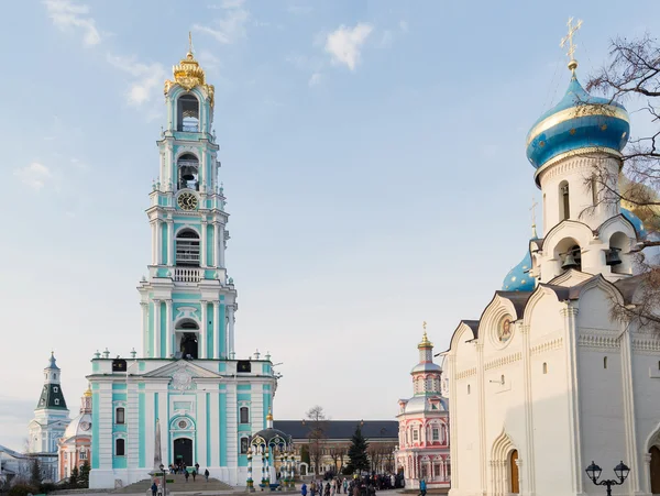 Sergiev Posad, Rusko - 28 března 2015. Velká trojice klášter ve městě Sergiyev Posad nedaleko Moskvy. Zlatý prsten Ruska — Stock fotografie