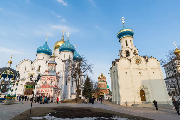 Sergiev Posad, Russie - 28 mars 2015. grand monastère de la Trinité à Sergiyev Posad près de Moscou. Anneau d'or d'une Russie — Photo