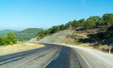 Anatolia peyzaj. Toros Dağları nın Speedway boyunca. Türkiye