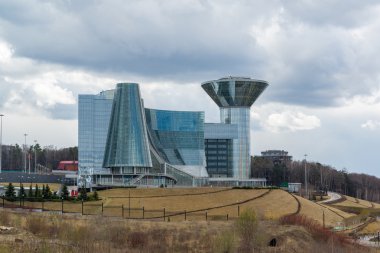 Moskova, Rusya - 18 Nisan 2015. Moskova Oblast hükümet evi. Evin inşaat 2004 yılında başladı ve sona erdi 2007'de, mimari yükseklik başlangıç 82,00 m ve 17 katlı.