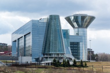 Moskova, Rusya - 18 Nisan 2015. Moskova Oblast hükümet evi. Evin inşaat 2004 yılında başladı ve sona erdi 2007'de, mimari yükseklik başlangıç 82,00 m ve 17 katlı.