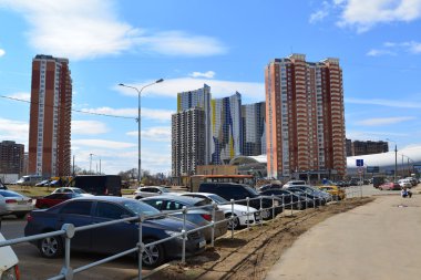 Krasnogorsk, Rusya Federasyonu - Nisan 22,2015: Krasnogorsk Moscow Oblast Moskova Nehri üzerinde yer alan şehir ve Krasnogorsky merkezi bölgesinde olduğunu. Yaklaşık 2 milyon metrekare konut geliştirme alanıdır