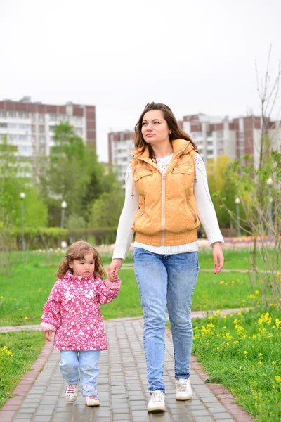 Mother And Daughter Walking Along Path — Stock Photo, Image