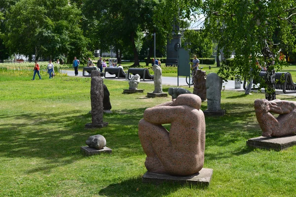 Moskau, russland, mai, 12.2015, muzeon park im zentrum der stadt, platz der spaziergänge und skulpturen seit der sowjetischen union und zeitgenössische — Stockfoto