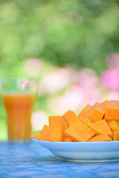 Glass of a tasty pumpkin juice and pumpkin, — Stock Photo, Image