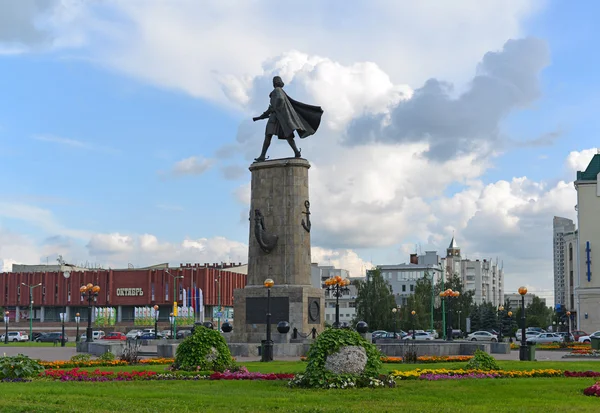 Lipetsk RUSIA-05.08.2015. Monumento a Pedro el Grande es uno de los principales atractivos de la ciudad de Lipetsk — Foto de Stock