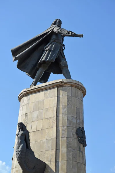리페츠크 러시아-05.08.2015입니다. 위대한 피터 기념비 리페츠크 시의 주요 명소 중 하나입니다. — 스톡 사진