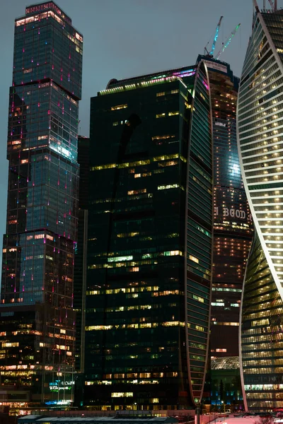 Mosca, RÚSSIA - 23.03.2015 O Centro Internacional de Negócios de Moscou, Moscou-Cidade em 17 de setembro de 2012 em Moscou. Localizado perto da Third Ring Road, a área de Moscou-City está atualmente em desenvolvimento . — Fotografia de Stock