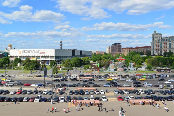 Moskva, Rusko - 26.06.2015. Pohled shora na Sadové Koltso - jedna z nejdůležitějších a hlavních silnic ve městě. — Stock fotografie