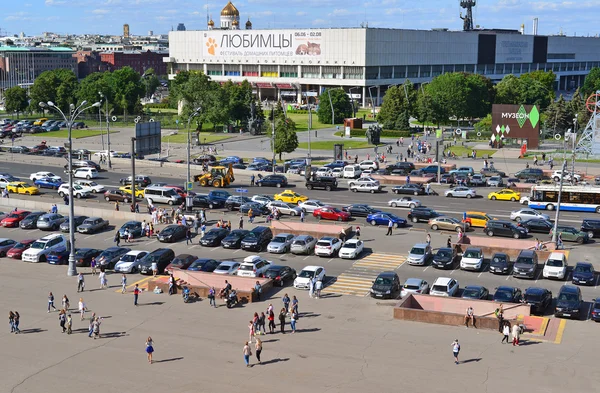 Moskva, Rusko - 26.06.2015. Pohled shora na Sadové Koltso - jedna z nejdůležitějších a hlavních silnic ve městě. — Stock fotografie