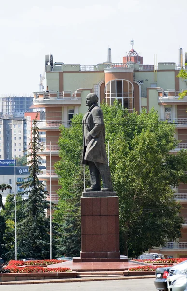 Lipetsk, RUSSIA - 05.08.2015. Cathedral Square whith Monument to Lenin — Stock Photo, Image