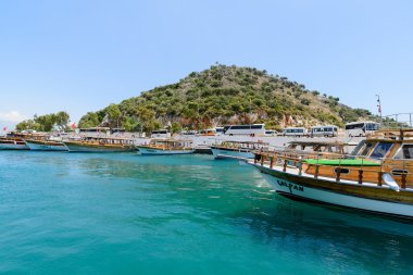 Kemer, Turkey - 06.20.2015. Rıhtımın turistler için zevk tekneler 