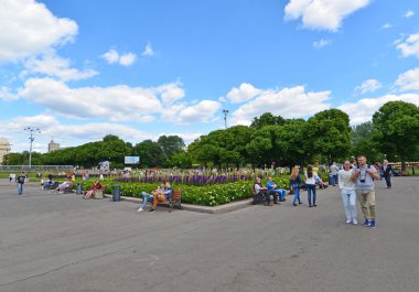 Moskova, Rusya - 26.06.2015. Gorki Park - Merkezi Kültür Park ve dinlenme.