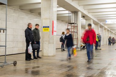 Moscow, Rusya Federasyonu-27.04.2015. Metro istasyonları Begovaya. Moskova metrosu taşıyan 7 milyonun üzerinde yolcu bir günlük