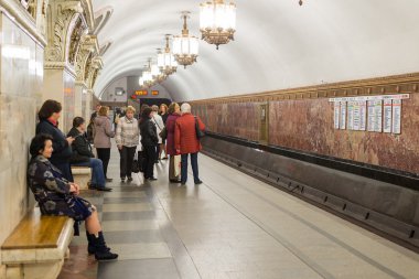 Moscow, Rusya Federasyonu-27.04.2015. Prospekt Mira metro istasyonları. Moskova metrosu taşıyan 7 milyonun üzerinde yolcu bir günlük