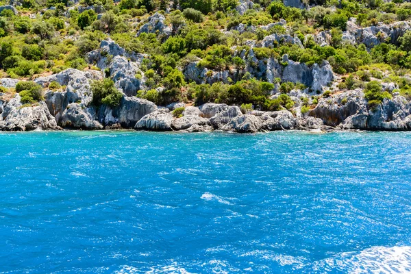 Water of Mediterranean Sea off Turkish coast — Stock Photo, Image