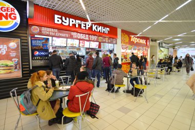 Moskova, Rusya - 04.20.2015. Burger King Restoran iç