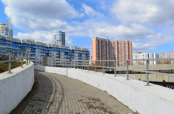 Krasnogorsk, Ryssland - April 22,2015: ny konstruktion distrikten i förorterna. Området för Bostadsutveckling på ca 2 miljoner kvadratfot — Stockfoto