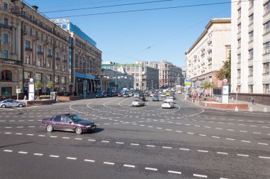 Moskova, Rusya - 21.09.2015. Tverskaya Street - Moskova merkezi caddelerinden biri