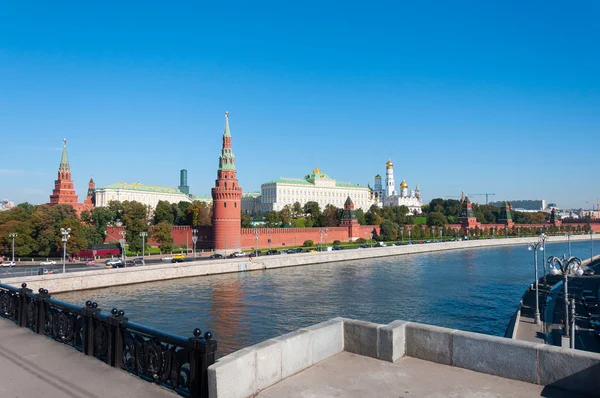 The Moscow Kremlin and  waterfront, Russia — Stock Photo, Image