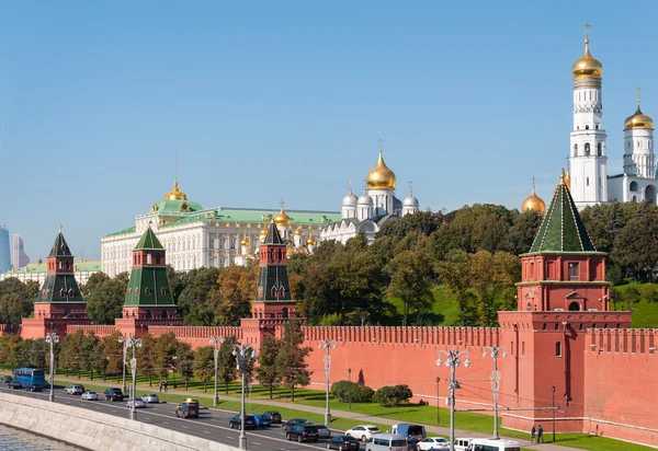 Moskwa, Rosja - 21.09.2015. Moskiewski Kreml i nabrzeża, Federacja Rosyjska — Zdjęcie stockowe