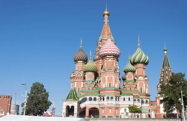 圣瓦西里大教堂和列夫斯基出身的克里姆林宫，俄罗斯莫斯科红场 — 图库照片