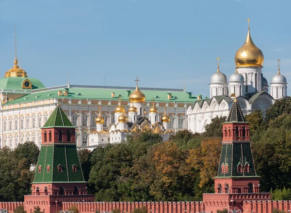 Uspensky and Blagoveschensky cathedrals of  Moscow Kremlin. Russia — Stock Photo, Image