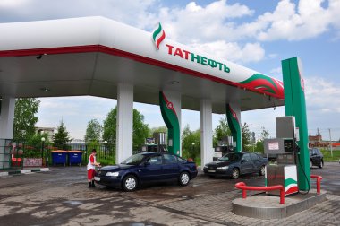 Moskova, Rusya - 05.29.2015. Tatneft benzin istasyonunda Zelenograd