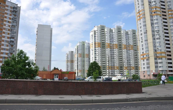 MOSCÚ, RUSIA - 05.29.2015. Ver Mitino - uno de los nuevos distritos de Moscú — Foto de Stock