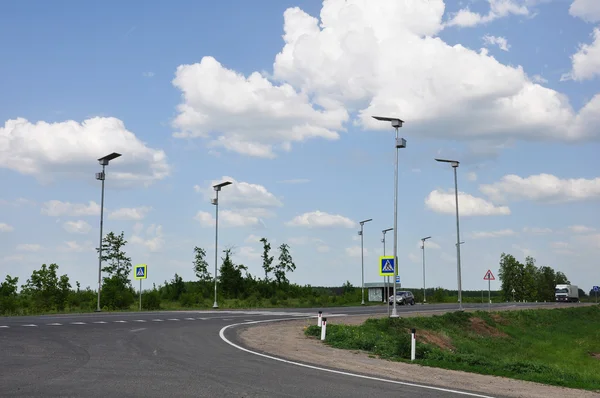 The track in the Lipetsk region is equipped with solar-powered lights in. Russia — Zdjęcie stockowe