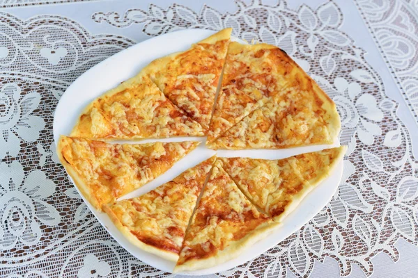 Khachapuri with cheese - Georgian national dish — Stock Photo, Image