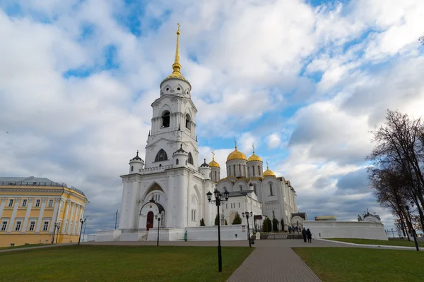 Vladimir, Rusland-05.11.2015. Uspensky kathedraal - Unesco World Heritage Site. Gouden Ring reizen. — Stockfoto