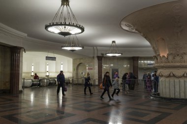 Moscow, Rusya Federasyonu-01.11.2015. Kurskaya metro istasyonları. Moskova metrosu günde 7 milyon yolcu taşıyan