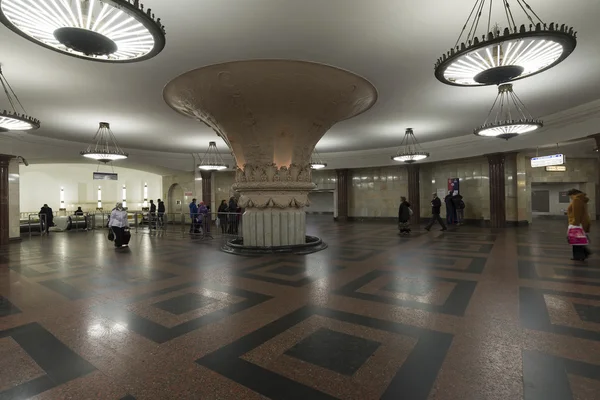 MOSCOW, RUSSIA -01.11.2015. Kurskaya subway stations. Moscow Metro carries  7 million passengers per day — Stock Photo, Image