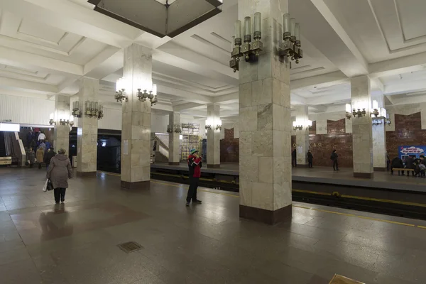 Nizhny Novgorod, RUSIA - 02.11.2015. Interior de la estación de metro Moskovskaya —  Fotos de Stock