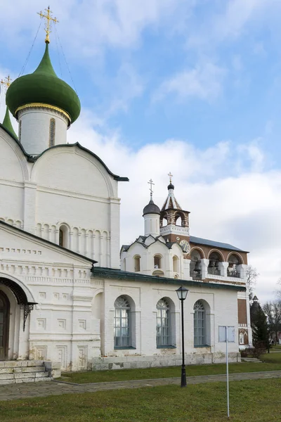 スーズダリの聖 Euthymius 修道院の変容大聖堂は、16 世紀に建てられました。ロシア旅行のゴールデン リング — ストック写真