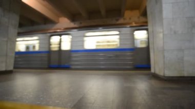 Nizhny Novgorod, Rusya - 02.11.2015. Bulanıklaştırma, metro istasyonu Dvigatel Revolutsii iç