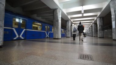 Nizhny Novgorod, Rusya - 02.11.2015. Avtozavodskaya metro istasyonu iç