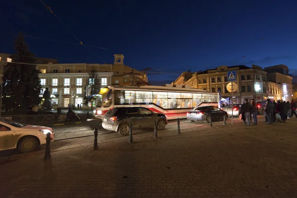 Nizhny Novgorod, Rusya Federasyonu-04.11.2015. Tramvay rayları ile Ekim sokak — Stok fotoğraf