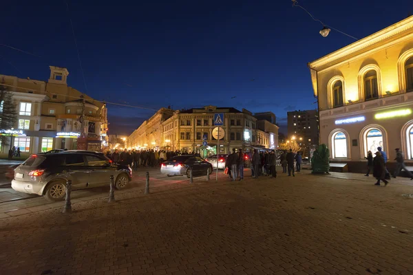 Nizhny Novgorod, Rusya Federasyonu-04.11.2015. Bolshaya Pokrovskaya - tarihi şehir merkezinde ana yayalara — Stok fotoğraf