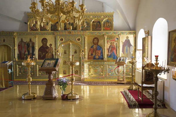 Suzdal, Rusia 06.11.2015. Suzdal, Rusia 06.11.2015. El iconostasio en la Iglesia Zachatievsky. Anillo de oro Viaje — Foto de Stock