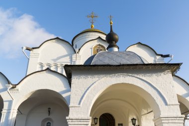 Aziz Pokrovsky Manastırı Katedrali'nde Suzdal 16. yüzyılda inşa edilmiş. Rusya'nın altın yüzük seyahat