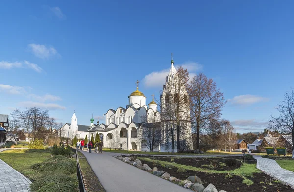 Suzdal, Russia -06.11.2015. St. Pokrovsky Monastery was built in  16th century. Golden Ring Travel — Stock Photo, Image