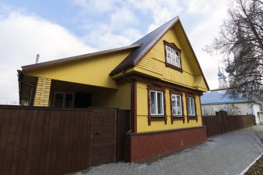 kırsal kesimde tipik köy evi
