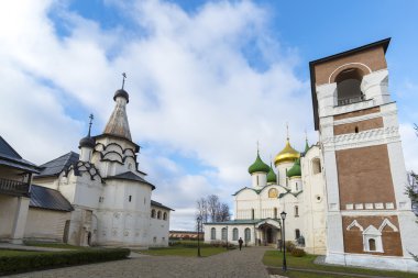 Suzdal, Rusya Federasyonu-06.11.2015. Başkalaşım Katedrali ve çan kulesi Suzdal St. Euthymius manastırda. Rusya seyahat altın yüzük