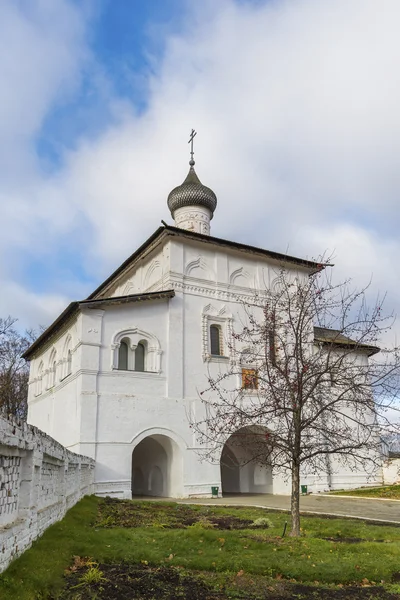 Porta Chiesa dell'Annunciazione a Suzdal è stata costruita nel XVI secolo. Anello d'oro della Russia Viaggi — Foto Stock