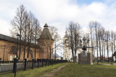 Suzdal, Rusya Federasyonu-06.11.2015. St. Euthymius Manastırı Suzdal önünde kare 16. yüzyılda inşa edilmiş. Rusya Seyahat altın yüzük